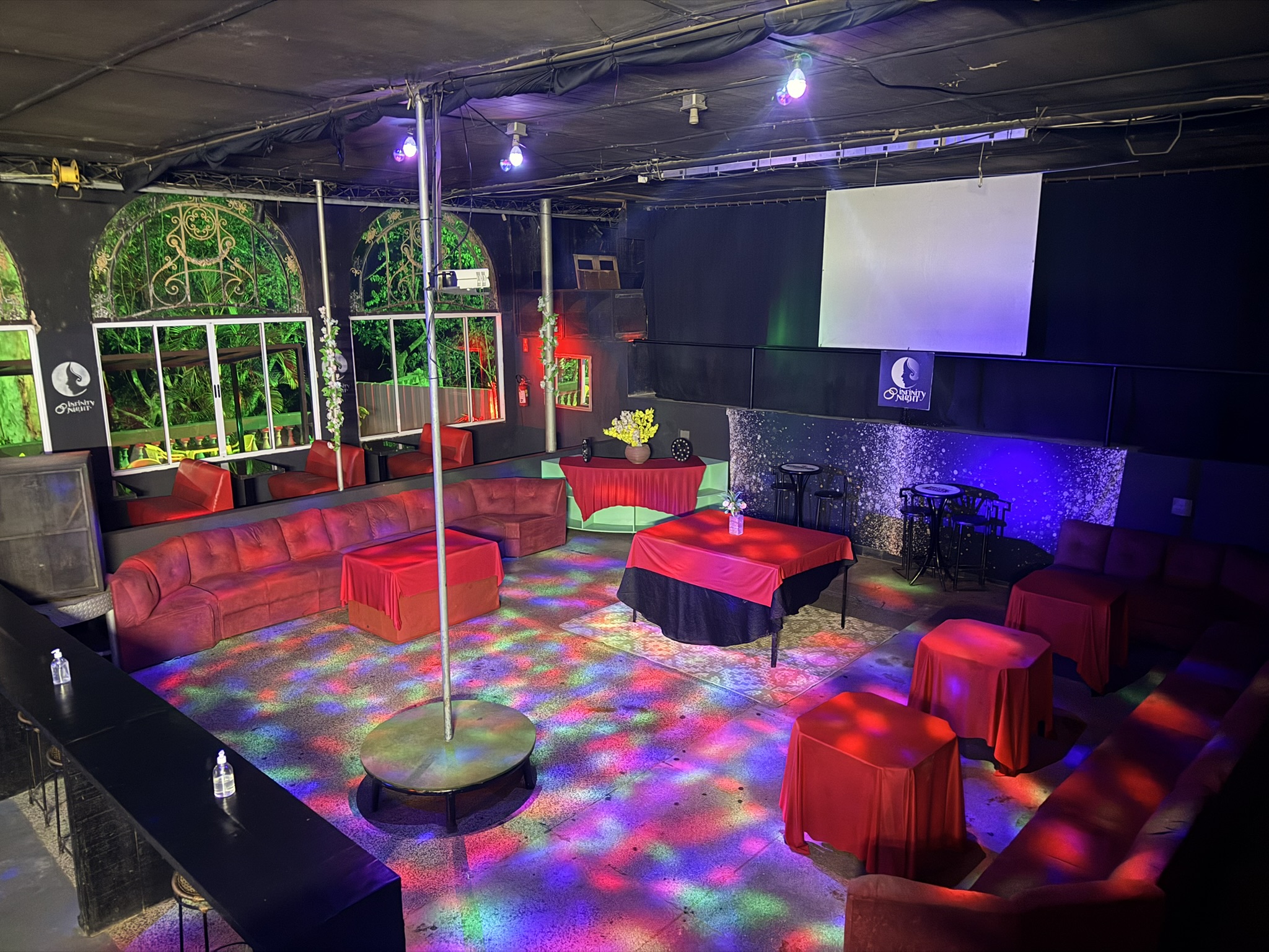 Segunda pista / estofados da Infinity Night